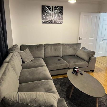 Luxury Apartments Dagenham Bagian luar foto