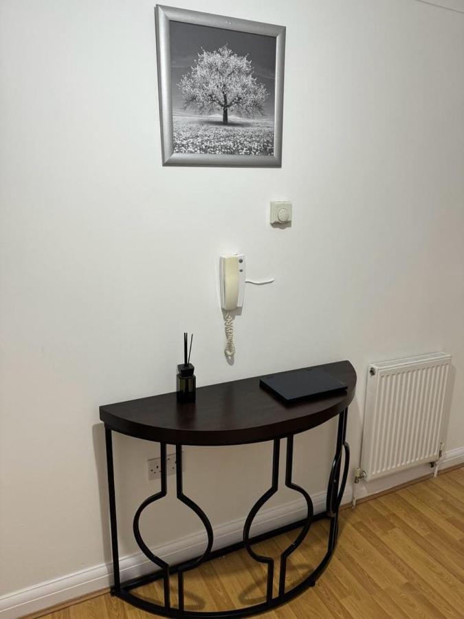 Luxury Apartments Dagenham Bagian luar foto